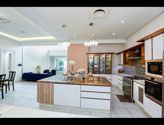 4 BEDROOM PENTHOUSE FOR SALE IN MORNINGSIDE